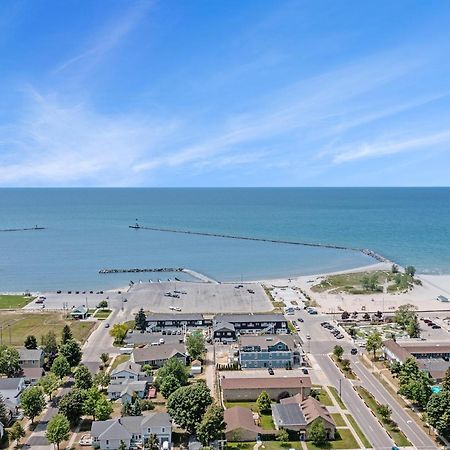 Snyders Shoreline Inn Ludington Ngoại thất bức ảnh