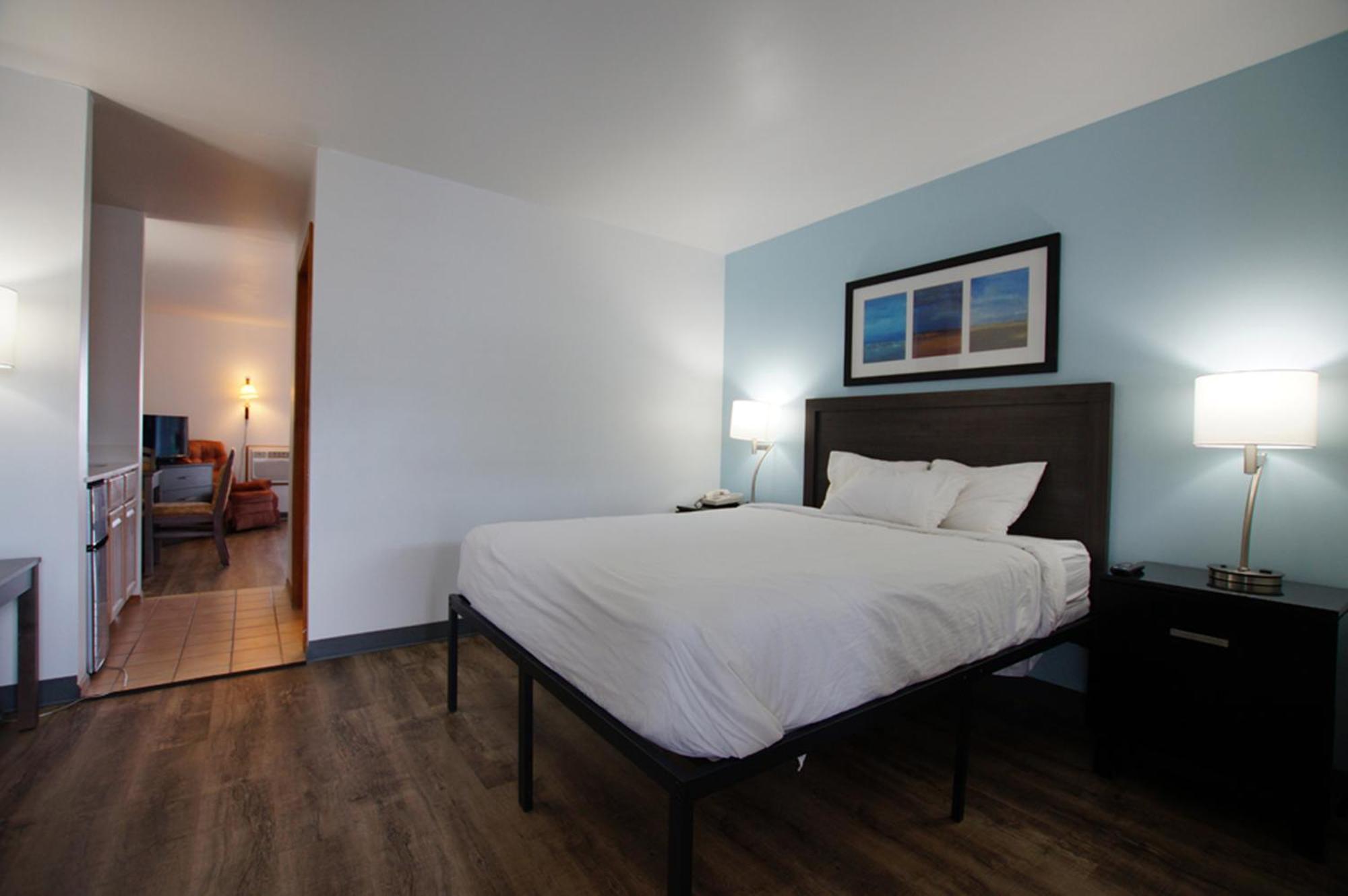 Snyders Shoreline Inn Ludington Ngoại thất bức ảnh