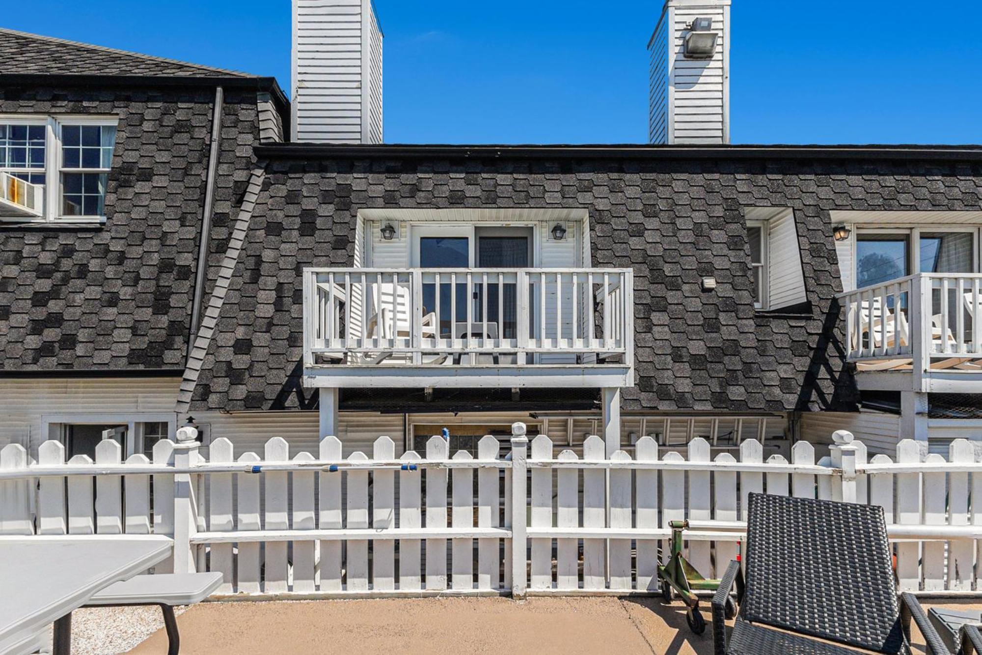 Snyders Shoreline Inn Ludington Ngoại thất bức ảnh
