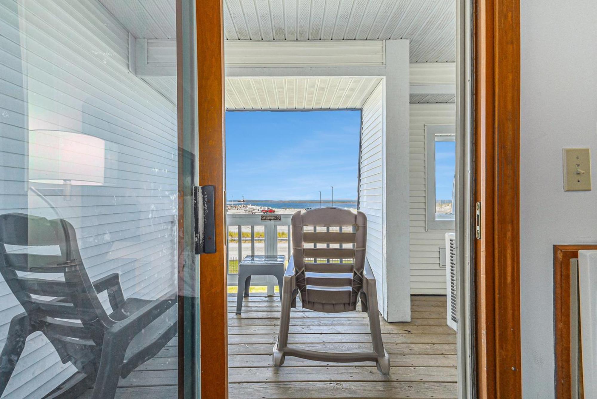 Snyders Shoreline Inn Ludington Ngoại thất bức ảnh