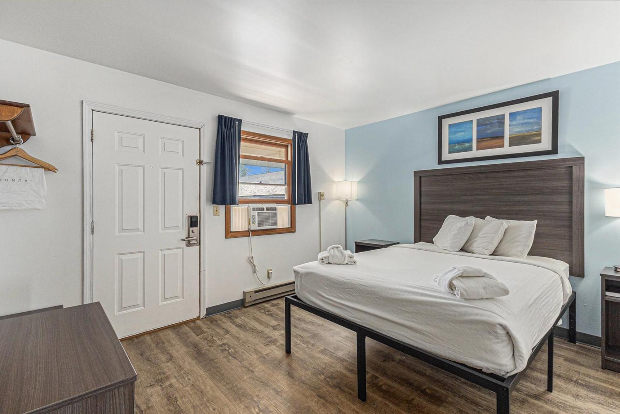 Snyders Shoreline Inn Ludington Ngoại thất bức ảnh